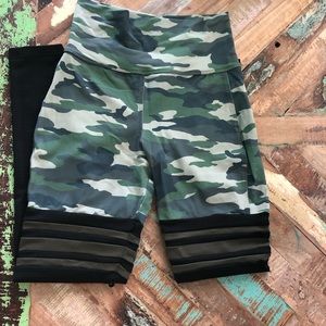 Bombshell sportswear camo legging